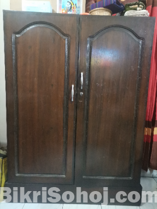 কাঠের আলমারি, খাট ও পড়ার টেবিল